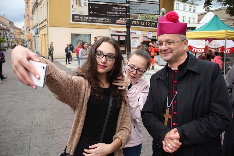 Bp Tadeusz Lityński w obiektywie