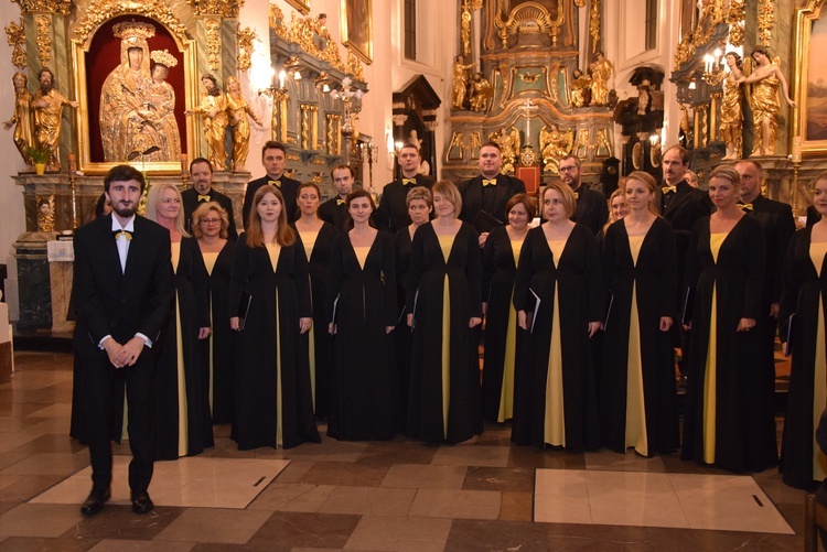 Koncert Finałowy II Ogólnopolskiego Festiwalu Muzyki Chóralnej im. M. Zieleńskiego w Łowiczu