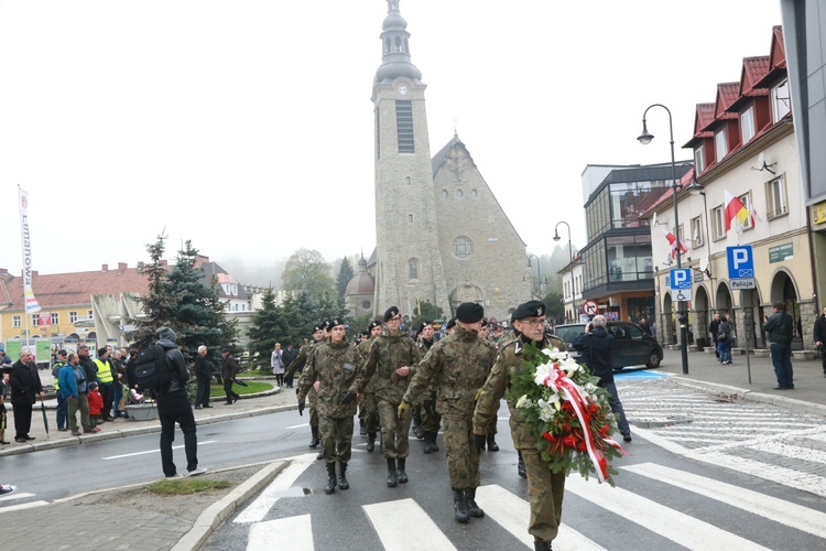 Pomnik Piłsudskiego w Limanowej