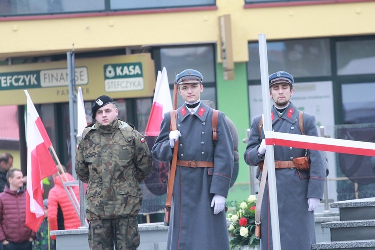 Pomnik Piłsudskiego w Limanowej