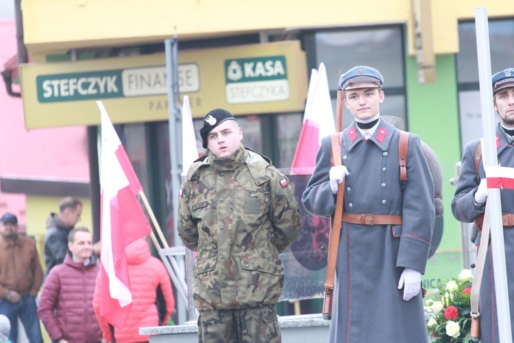 Pomnik Piłsudskiego w Limanowej