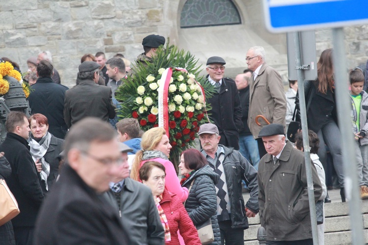 Pomnik Piłsudskiego w Limanowej