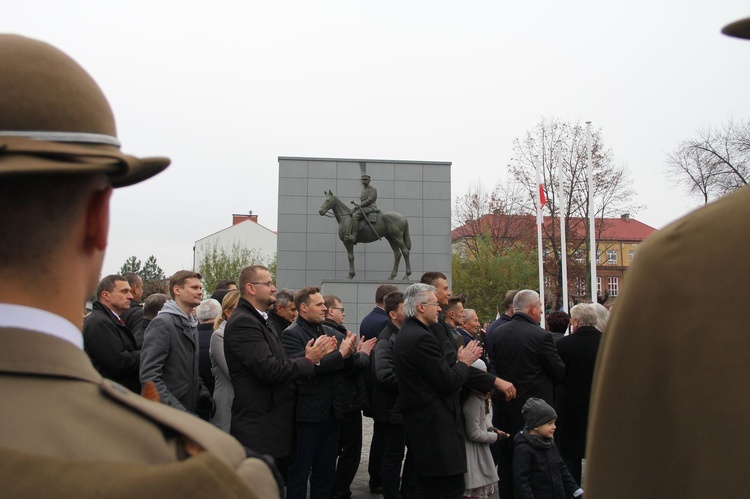 Odsłonięcie pomnika J. Piłsudskiego w Nowym Sączu