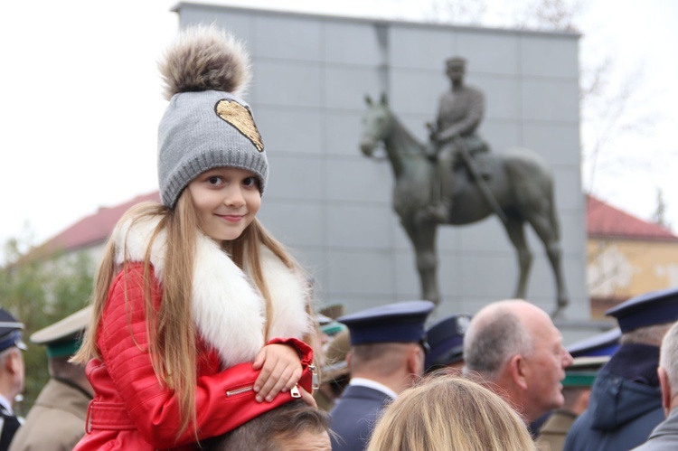 Odsłonięcie pomnika J. Piłsudskiego w Nowym Sączu