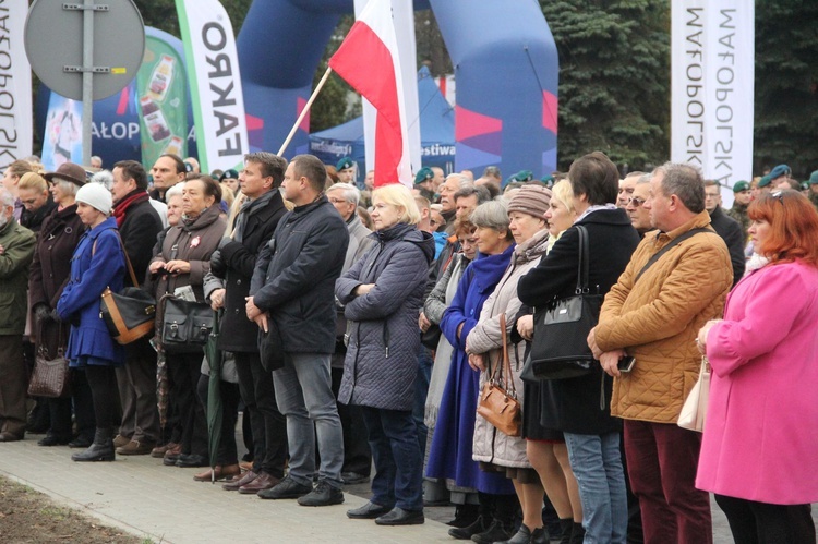 Odsłonięcie pomnika J. Piłsudskiego w Nowym Sączu