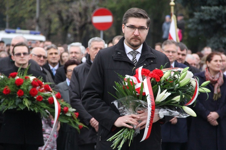 Odsłonięcie pomnika J. Piłsudskiego w Nowym Sączu