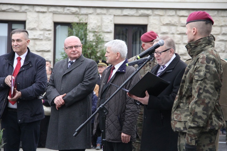 Odsłonięcie pomnika J. Piłsudskiego w Nowym Sączu