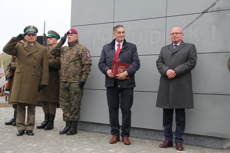 Odsłonięcie pomnika J. Piłsudskiego w Nowym Sączu