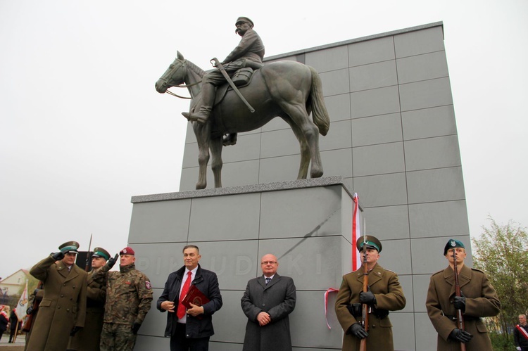 Odsłonięcie pomnika J. Piłsudskiego w Nowym Sączu