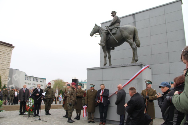 Odsłonięcie pomnika J. Piłsudskiego w Nowym Sączu