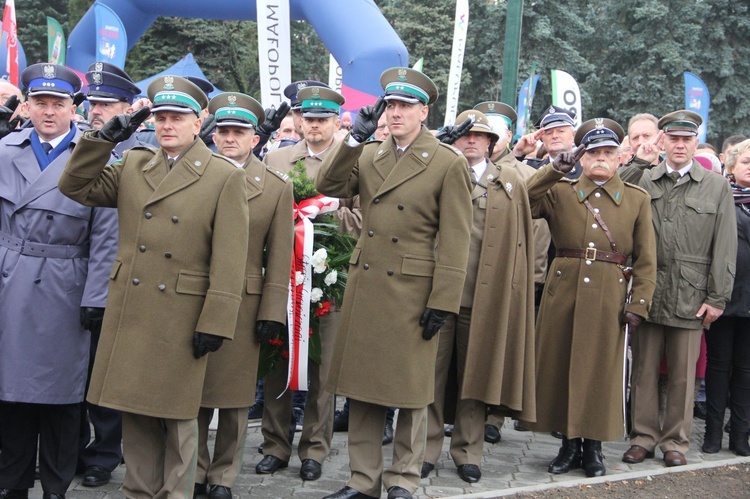 Odsłonięcie pomnika J. Piłsudskiego w Nowym Sączu