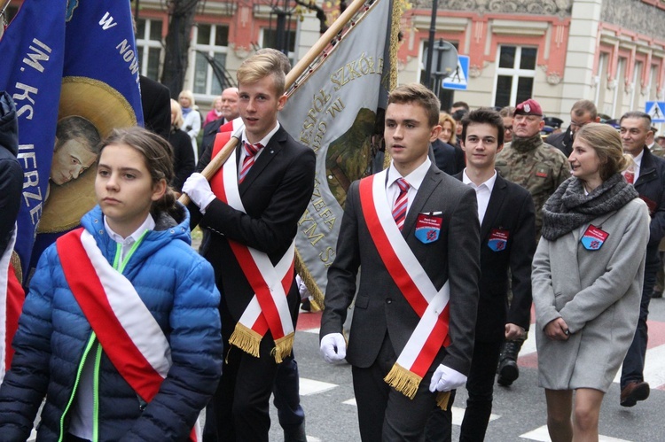 Odsłonięcie pomnika J. Piłsudskiego w Nowym Sączu