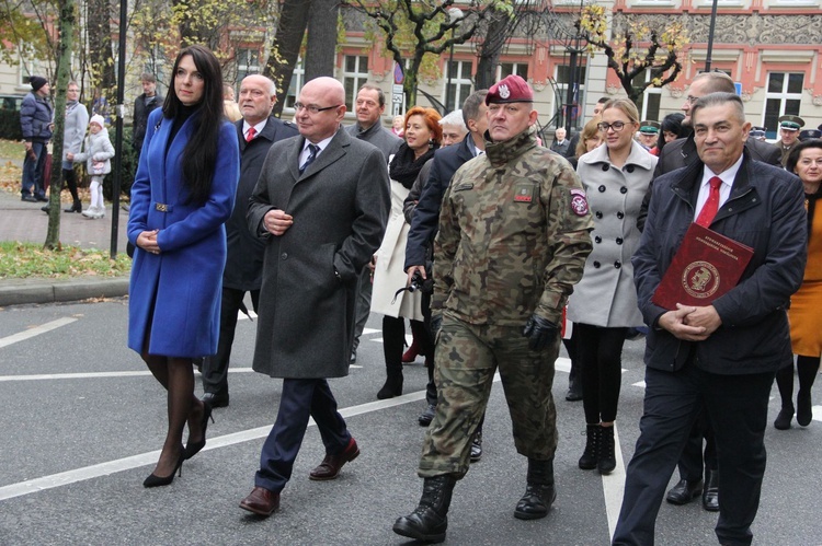 Odsłonięcie pomnika J. Piłsudskiego w Nowym Sączu