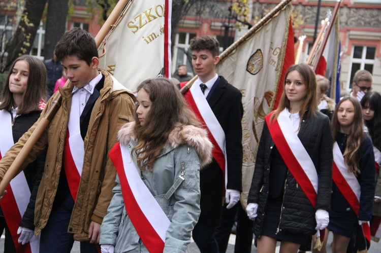 Odsłonięcie pomnika J. Piłsudskiego w Nowym Sączu