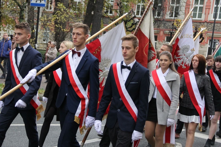 Odsłonięcie pomnika J. Piłsudskiego w Nowym Sączu