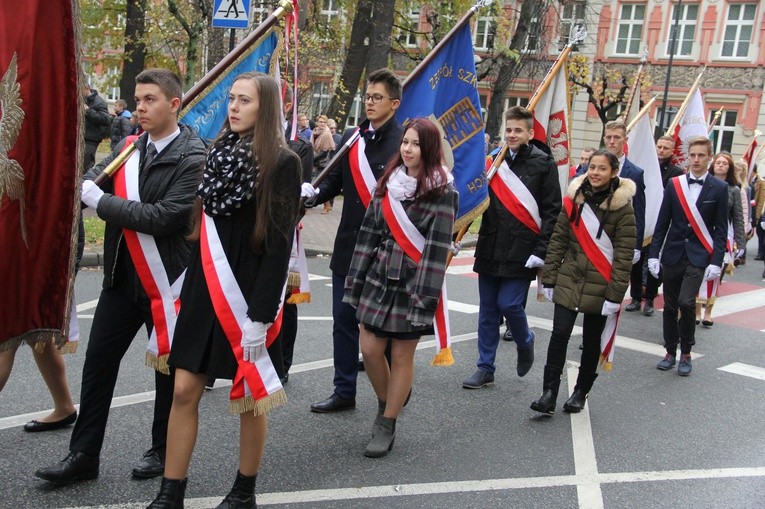 Odsłonięcie pomnika J. Piłsudskiego w Nowym Sączu