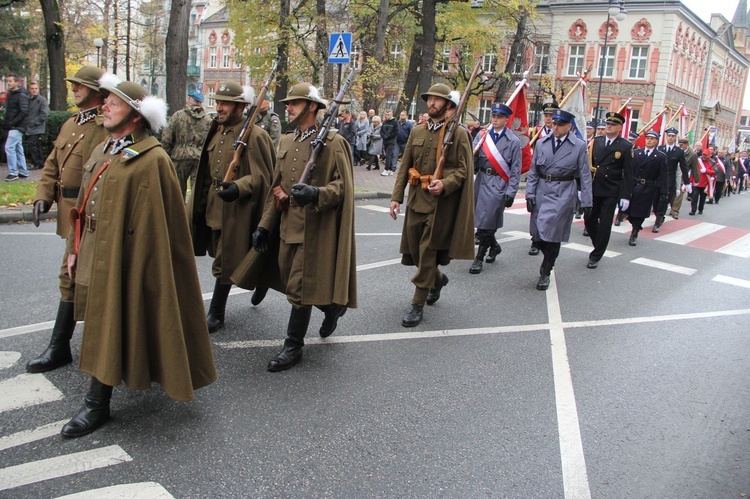 Odsłonięcie pomnika J. Piłsudskiego w Nowym Sączu