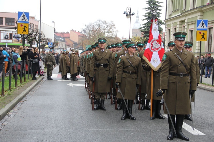 Odsłonięcie pomnika J. Piłsudskiego w Nowym Sączu