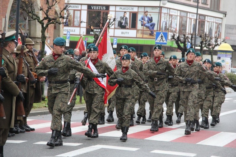 Odsłonięcie pomnika J. Piłsudskiego w Nowym Sączu