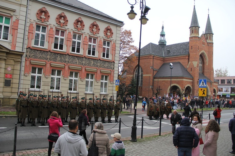 Odsłonięcie pomnika J. Piłsudskiego w Nowym Sączu