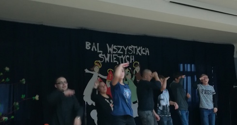 Zabawa z świętymi