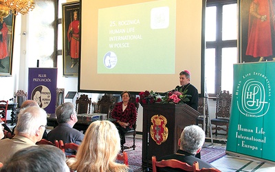 Jubileuszowe spotkanie, które odbyło się w Ratuszu Głównego Miasta w Gdańsku, było okazją do wspomnień, a także uhonorowania medalami osób włączających się w działania HLI na przestrzeni lat.