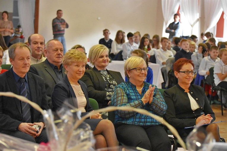 Pieśni patriotyczne na „Wysypisku” w Lutomii Dolnej