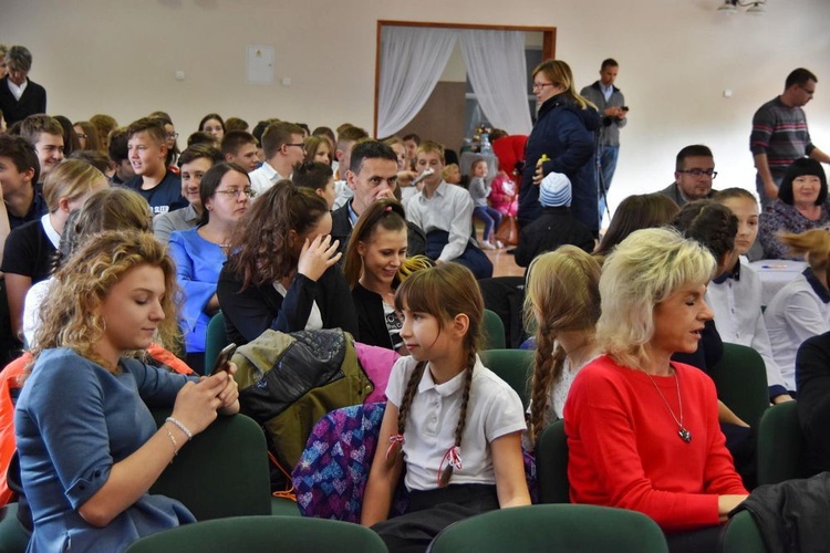 Pieśni patriotyczne na „Wysypisku” w Lutomii Dolnej