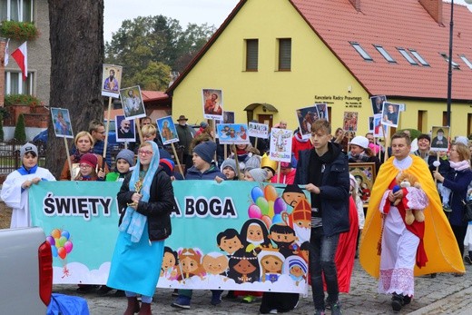 Marsz i bal świętych