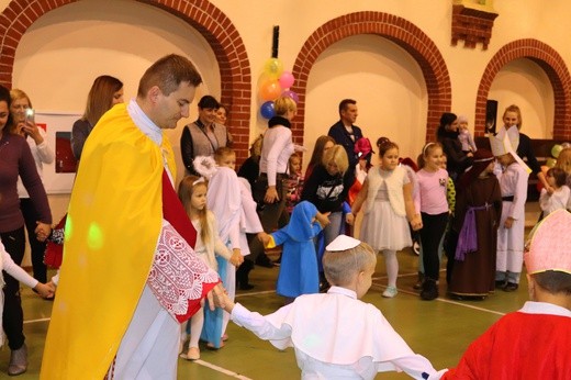 Marsz i bal świętych