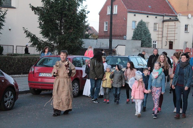 Święci na ulicach Nowej Soli