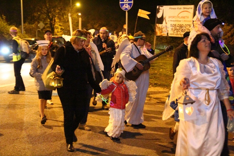 Parada i Bal Wszystkich Świętych we Wrocławiu-Strachocinie