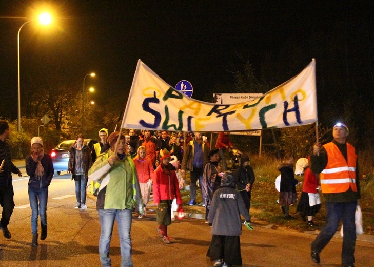 Parada i Bal Wszystkich Świętych we Wrocławiu-Strachocinie