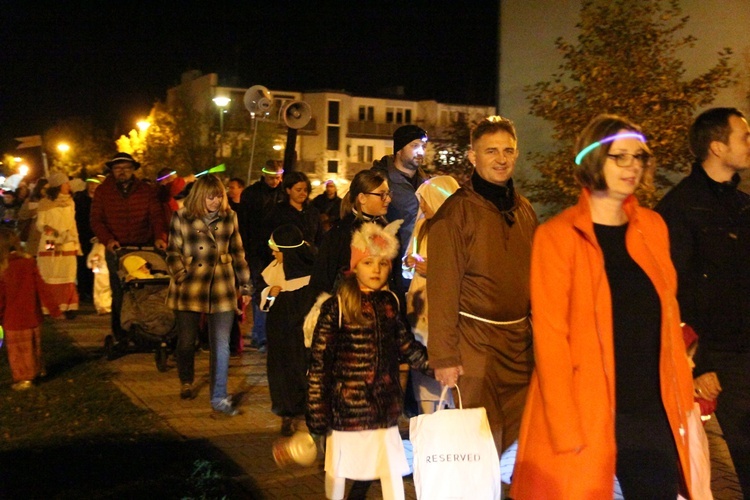 Parada i Bal Wszystkich Świętych we Wrocławiu-Strachocinie