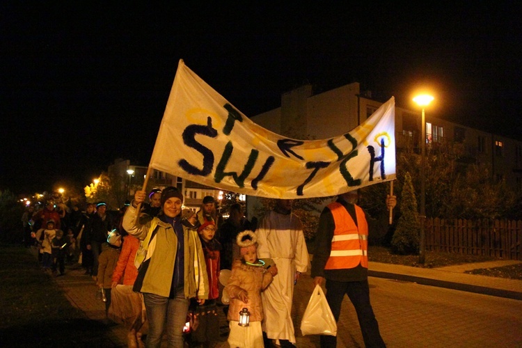 Parada i Bal Wszystkich Świętych we Wrocławiu-Strachocinie