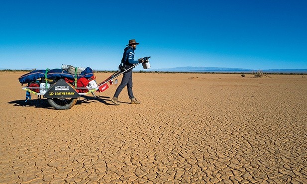 Mateusz Waligóra jako pierwszy człowiek w historii samotnie przeszedł pustynię Gobi.
