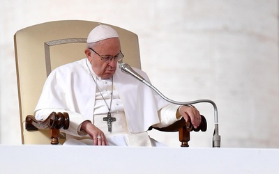Papież: Wielu zmarłych także oczekuje naszego duchowego wsparcia