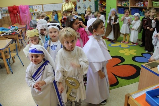 Bal Wszystkich Świętych w przedszkolu u służebniczek w Rydułtowach