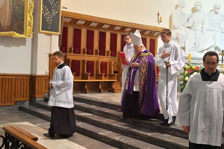 Pogrzeb ks. Wojciecha Łosia w Nowym Targu cz. 2