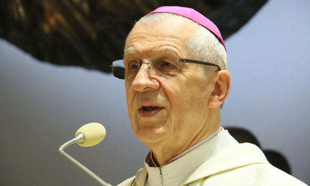 Bp Mieczysław Cisło przewodniczył Mszy św. na cmentarzu przy ul. Lipowej