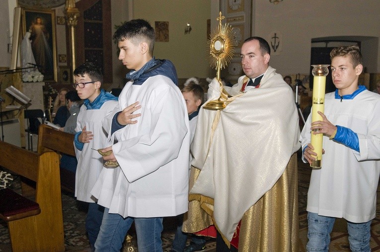 Noc Świętych w Głownie