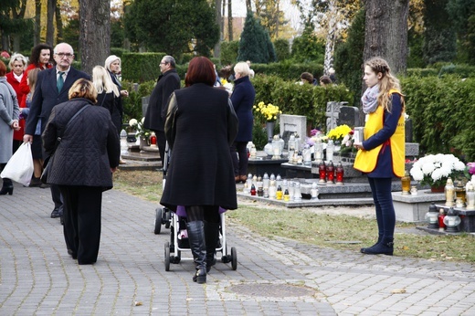 Nabożeństwo na cmentarzu Centralnym w Gliwicach
