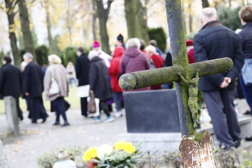 Nabożeństwo na cmentarzu Centralnym w Gliwicach