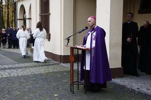 Nabożeństwo na cmentarzu Centralnym w Gliwicach