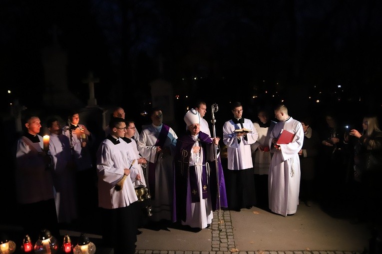 Msza św. w kaplicy cmentarza Rakowickiego - 1 listopada 2018