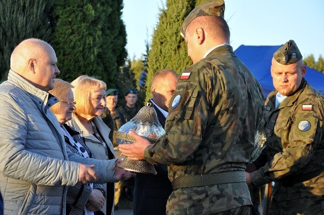 Osłonięcie pomnika żołnierzy ZZK