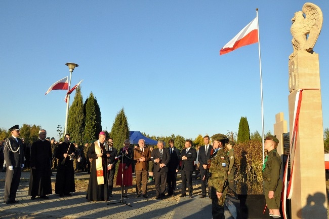 Osłonięcie pomnika żołnierzy ZZK