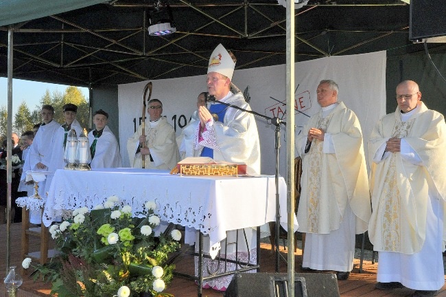 Osłonięcie pomnika żołnierzy ZZK