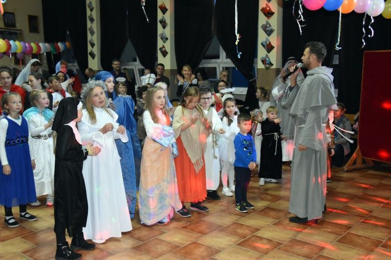 Bal Wszystkich Świętych w Sławie