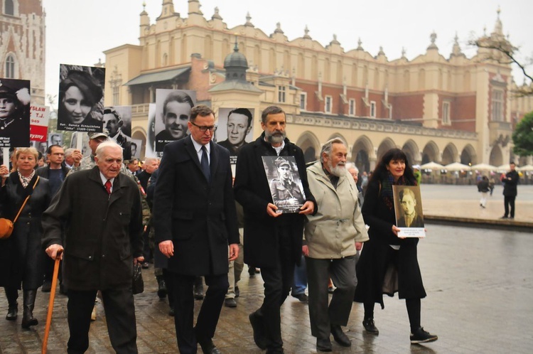 V Krakowskie Zaduszki za Żołnierzy Wyklętych-Niezłomnych Cz. 2